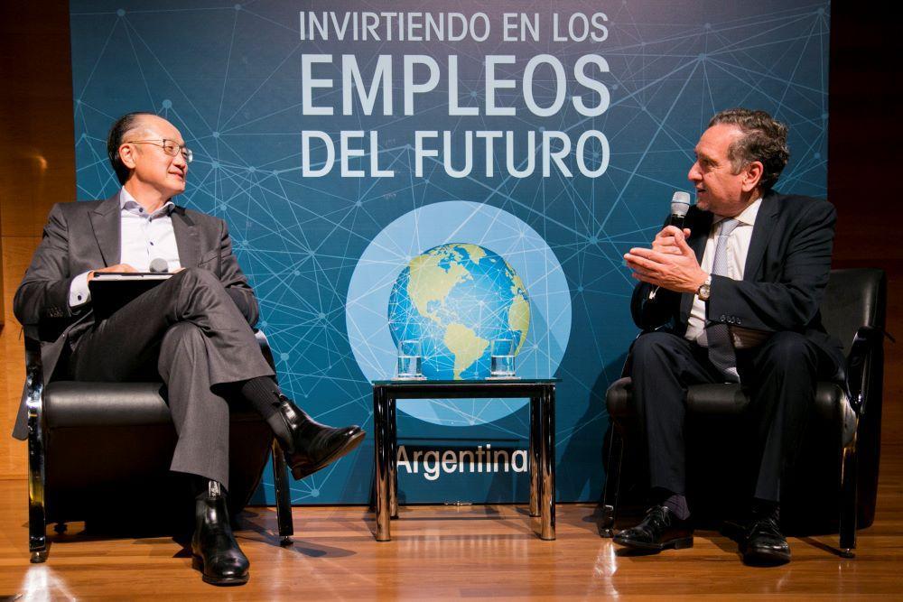 D:\EDUARDO\Documents\A - MIS DOCUMENTOS\16.- CLACSO Tramas y Redes\Macri y Bara&ntilde;ao\Bara&ntilde;ao con Jim Kim, Presidente del BM - 18-8-17 PCT Palermo REDUCIDA.jpg