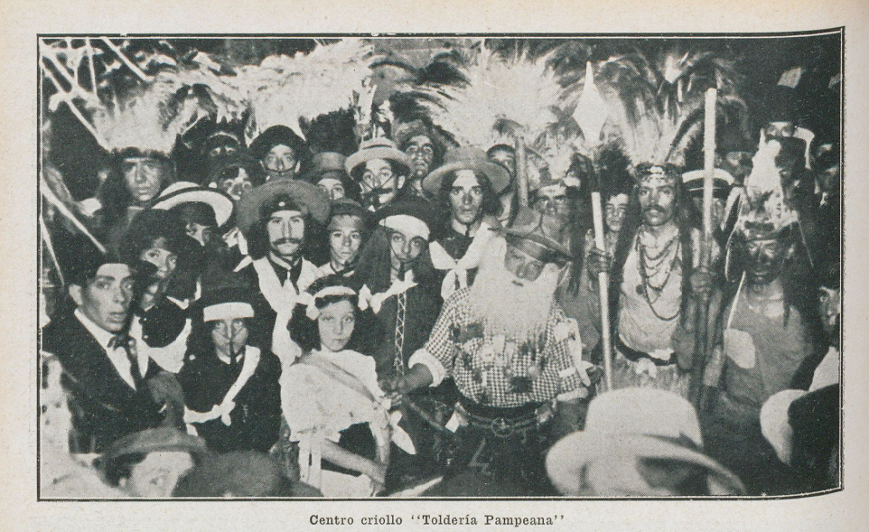 C:\Users\STD\Documents\Documents\Carnaval (materiales para libro)\Im&aacute;genes de carnaval en revistas\Fray mocho 7Febr1913 p62 Centro criollo Tolder&iacute;a Pampeana con indios.png